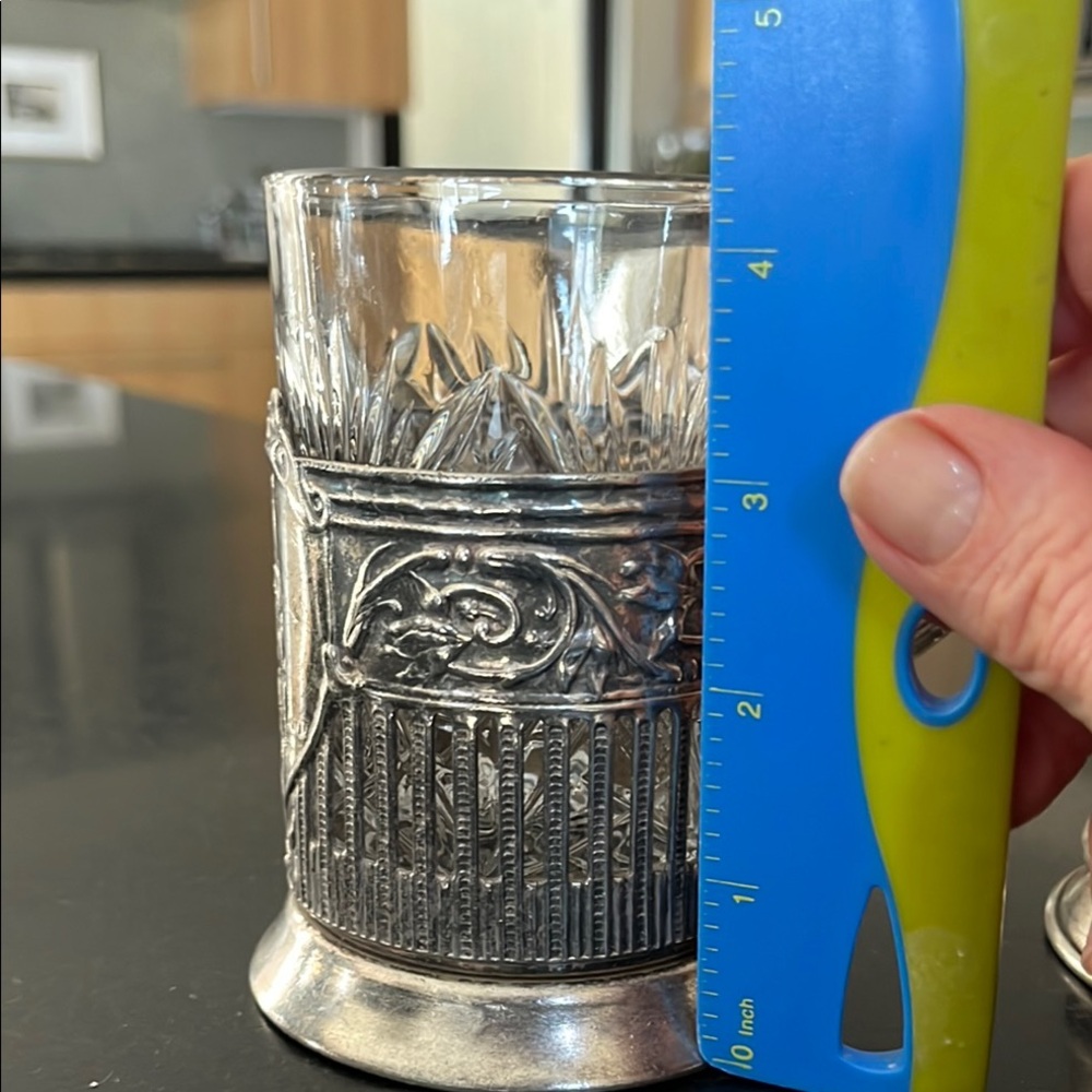 Elegant Silver Glass Holders - Picture 5 of 5
